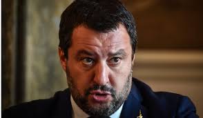 Italian police capture alleged mafia boss Antonio Orlando, burning identity  documents in his luxury hideout after 15-year manhunt