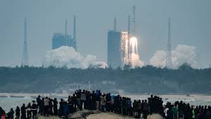 A chinese rocket that became one of the largest pieces of space debris plummeted toward earth the rocket's empty core stage, weighing nearly 18 tons, is the largest piece of space debris to fall. 4c59q4ixarn Jm