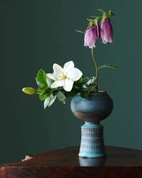 M Hayashi On Instagram Cape Jasmine And Bellflower Stiglindberg Gustavsberg Capejasmine Bellflower Ikebana Flower Arrangement Ikebana Japanese Flowers