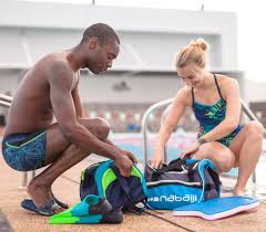 Au niveau musculaire, l'aquapalme permet de renforcer de manière complète : Natation Top 5 Des Exercices Avec Palmes