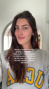 For our giraffes 🤝 #tall #tallgirlproblems #tallgirls #tallwomen