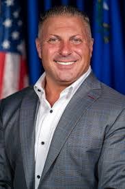 Isaac Breen's Instagram, Twitter & Facebook