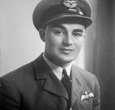 Clifford Loss's Instagram, Twitter & Facebook