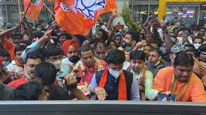 Empty West Bengal Secretariat To Greet Bjp Protesters On Thursday All surya fans can now proudly join this club as a official member. empty west bengal secretariat to greet
