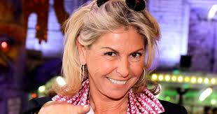 Caroline Margeridon (“Affaire Conclue”) dévoile une photo d'elle à 20 ans…  elle est canon !