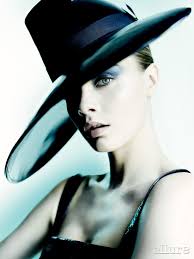 De nouvelles photos de Cara Delevingne nue et seins nus - Whassup