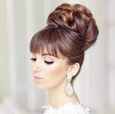 Chignon Relevee En Hauteur Chignon Haut Mariage Cheveux De Mariee Chignon Haut