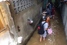 Mimpi banjir biasanya menjadikan sang pemimpi menjadi takut, mengingat banjir merupakan sebuah bencana yang mengerikan. Kajian Amdal Penting Antisipasi Bencana Banjir Sebut Pakar Ipb Antara News