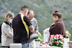 Последние твиты от caroline crouch (@ccrouch). Grief Stricken Mom Of British Girl Murdered In Greek House By Gang Of Robbers Prays At Graveside
