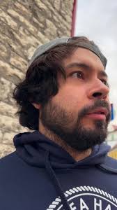 Ricky Tafolla: Conexiones Entre Mundos