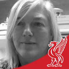 The wee bat flew away last night 🦇❤️ ** Found this little chap in my bath  this morning, when and where should I let it out? Does anyone know what type