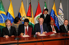 El anuncio lo hizo el ministro de exteriores venezolano, nicolás maduro, indicando que el gobierno ecuatoriano apoya esta. File Canciller Peruano Garcia Belaunde Y Representantes De Bolivia Brasil Colombia Venezuela Ecuador Guyana Y Surinam Informaron De Resultados De X Reunion De Ministros De La Otca 5222026255 Jpg Wikimedia Commons