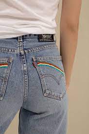 Have you tried to get an embroidery hoop tight on a jean material before? P I N T E R E S T Annaxlovee Embroidery Jeans Diy Fashion Jeans Diy