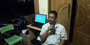 Ada beberapa penyebab dan masalah yang mungkin terjadi. Pria Ini Pasang Sendiri Kabel Optik 1 Kampung Bisa Nikmati Internet Murah Halaman All Kompas Com