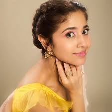 Rings that turn heads and start convos ✨ In frame