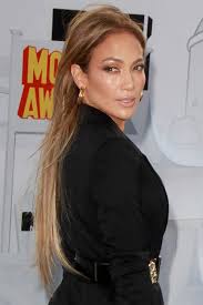 Her hair, as if bleached by the sun, always look bright under its rays. Jennifer Lopez S Hairstyles Hair Colors Steal Her Style Page 3