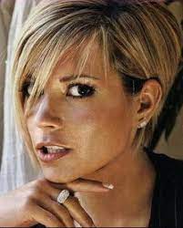 Les filles avec les cheveux fins peuvent opter en toute confiance pour une coupe éffilée. Epingle Sur Coiffure