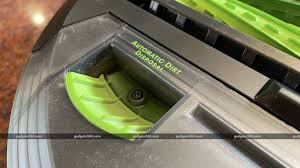 The body is made of sturdy plastic and its rubber wheels feel durable. Irobot Roomba I3 Robot Vacuum Cleaner Review Newstesla