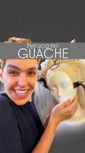 Tentei salvar minha peruca usando tinta guache