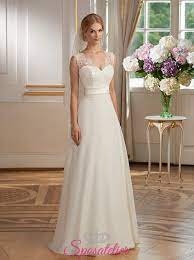 Nel mio lavoro, soprattutto in questi ultimi anni, le spose mi richiedono spessissimo abiti sposa semplici e raffinati adatti al loro fisico e alla festa che stanno organizzando. Abito Da Sposa Online Matrimonio Romantico E Raffinatosposatelier