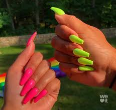 Custom logo neon green acrylic nails bright gel color neon nail polish. Imagen Descubierto Por Aesthetic Descubre Y Guarda Tus Propias Imagenes Y Videos En We Heart It Green Acrylic Nails Aycrlic Nails Pink Acrylic Nails