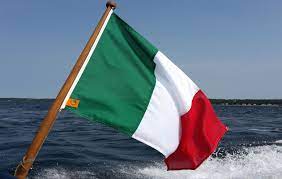 Many regional flags were adopted on 4 november 1995 for armed forces day. Italiens Flagga Kop Din Flagga Hos Flaggoronline Se