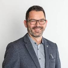 Alexandra Toepfer's Instagram, Twitter & Facebook