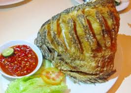 • 3 butir kemiri, disangrai. Rm Sari Sunda Sedap Mantap Gurame Goreng Bumbu Cobek Dan Pencok Leunca Yang Gurih Pedas