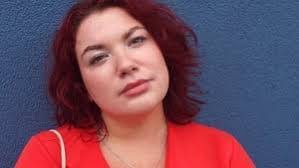 Lisa Lavin's Instagram, Twitter & Facebook