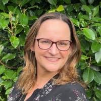 Melanie Heard's Instagram, Twitter & Facebook