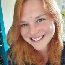 Hazel Holmes (@hazelhreads)