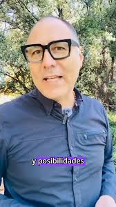 Conoce el vestuario que viste a Pedro Mancilla. Zaza Dorali se destaca por  su diseño y mano de obra nacional, privilegiando la vanguardia y el  comercio...