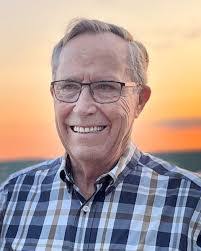 Robert Dolbec's Instagram, Twitter & Facebook