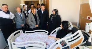 En son bitlis haberleri anında burada. Vali Cagatay Mutki De Kazada Yaralanan Ogretmeni Ziyaret Etti Bitlis Haber 2020 Ortaokul Gelin Egitim