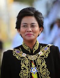 Pada 28 februari 1942, beliau. 12 Kerabat Diraja Malaysia Ikhlas Menghulur Bakti Buat Ringankan Beban Rakyat Jelata Nona