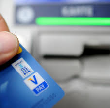 It is somewhat confusing that the word credit card (kreditkarte) in germany is used as a synonym for the visa card or mastercard. Girokonto Geldautomat Schluckt Die Ec Karte Was Jetzt Welt