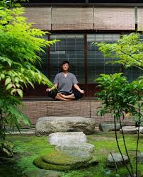 Learn how to make a cheap and easy zen garden watch this video home decorating tutorial. How To Make Your Own Zen Garden Within The Budget E Home Interior