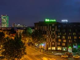 Su hotel info gli hotel possono essere valutati solo dagli ospiti reali. Hotel Pullman Bucharest World Trade Center All