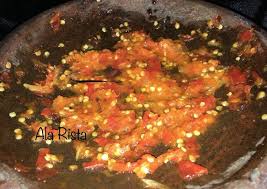 Rasa pedas dan gurih dari terasi memang paling cocok disandingkan dengan berbagai lauk baik yang digoreng ataupun dibakar. Resep Sambal Korek Sambal Bawang Putih Oleh Rista Khofifah Cookpad