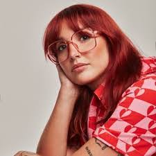 Faye Watt's Instagram, Twitter & Facebook