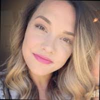 Alexandra Phelps's Instagram, Twitter & Facebook