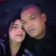 Hola para todos los amigos del grupo q preguntan quien es el papá de Lían(  Alejandro)se llama Delviz Guerrero ( no es actor ) Saludos.