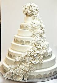 Let Them Eat Cake Sunday Round Up For July 31 2011 Big Wedding Cakes Wedding Cake Art Wedding Cake Tops
