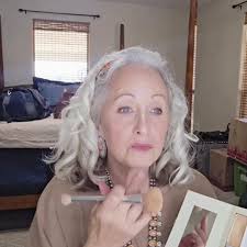 Need help selecting the right brushes? Check out this quick reference guide  to the Seint tools and the jobs that they specialize in. Which brush is  your favorite? What's