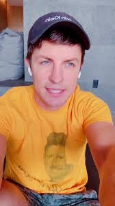 Dustin Isom's Instagram, Twitter & Facebook