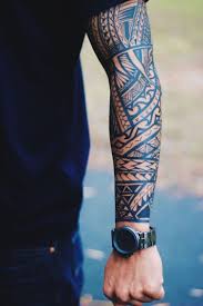 37 Oberarm Tattoo Ideen Fur Manner Maori Und Tribal Motive Polynesisches Tattoo Maorie Tattoo Oberarm Tattoo