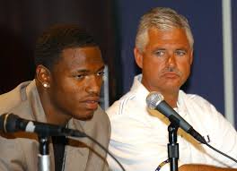 Track & Field Star Carter to Run Professionally