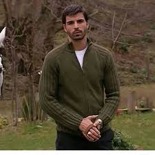 Başrolünü cansu dere ile paylaştığı 'sıla'nın final yapmasının ardından rol aldığı 'adanalı' dizisiyle şöhretin zirvesine çıkan mehmet akif alakurt, yıllar sonra çarpıcı bir itirafta bulundu. Mehmet Akif Alakurt 16 6b En Instagram Mehmetakifalakurtpage Mehmetakifalakurt Actor Oyuncu Dizi Kariz Hombres Turcos Mehmet Akif Alakurt Hombres