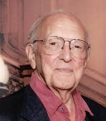 Margo Bloom's Instagram, Twitter & Facebook