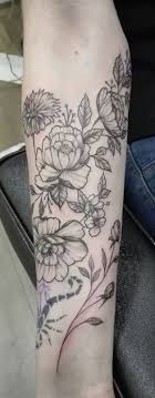 Aller à tatouage mandala femme avant bras tatouage mandala pour femme avant bras. Tatouage Fleur Motifs Floraux En Tatouage Tattoo Studio Orleans